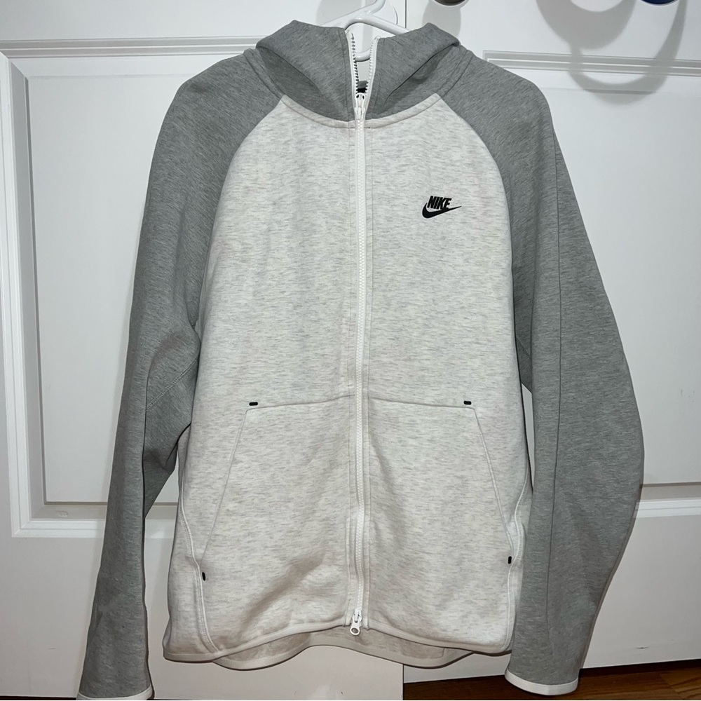 Nike Tech Large Hoodie